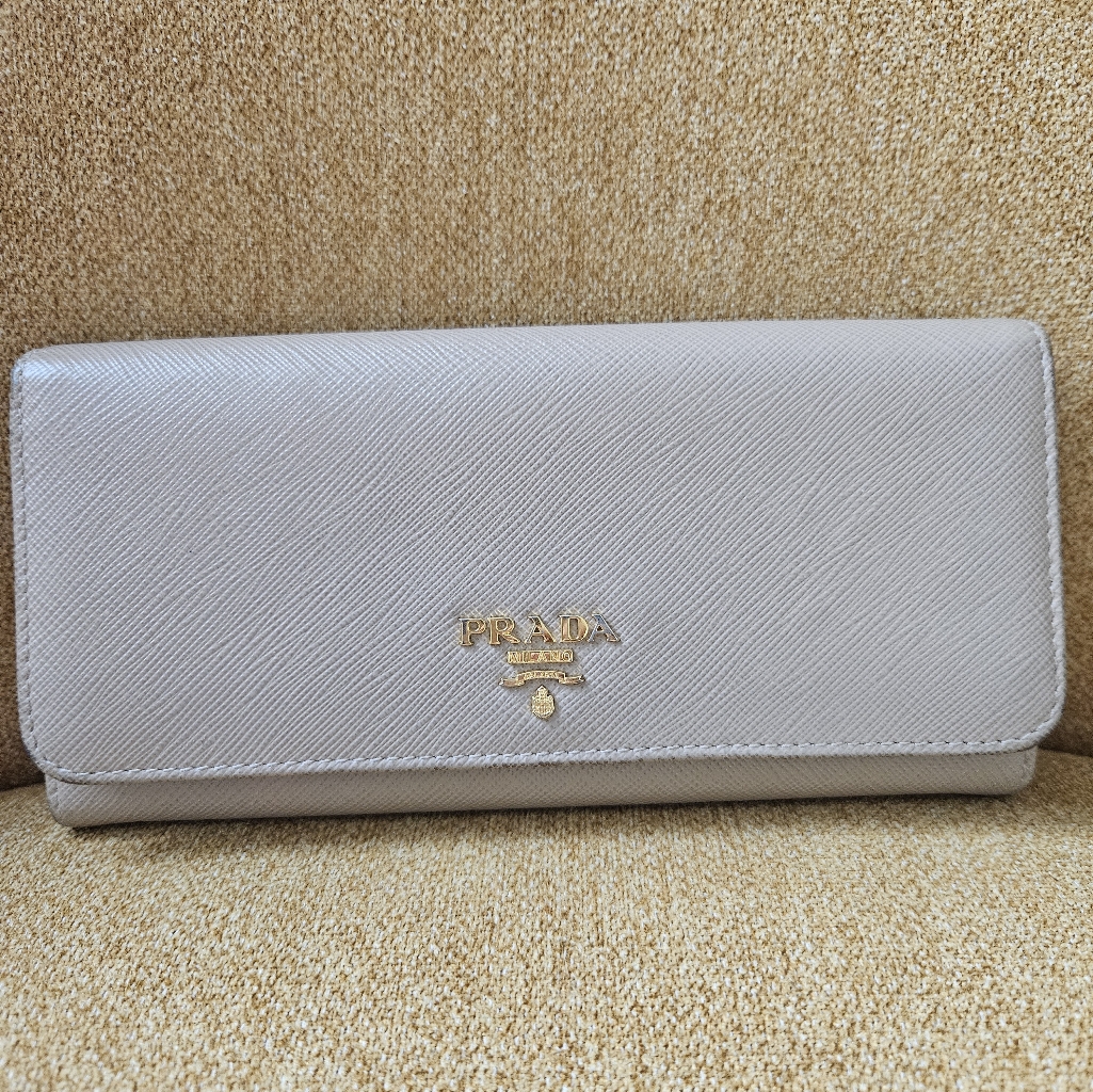 Prada Pale Gray Wallet Luxurious Leather Minimalist Design